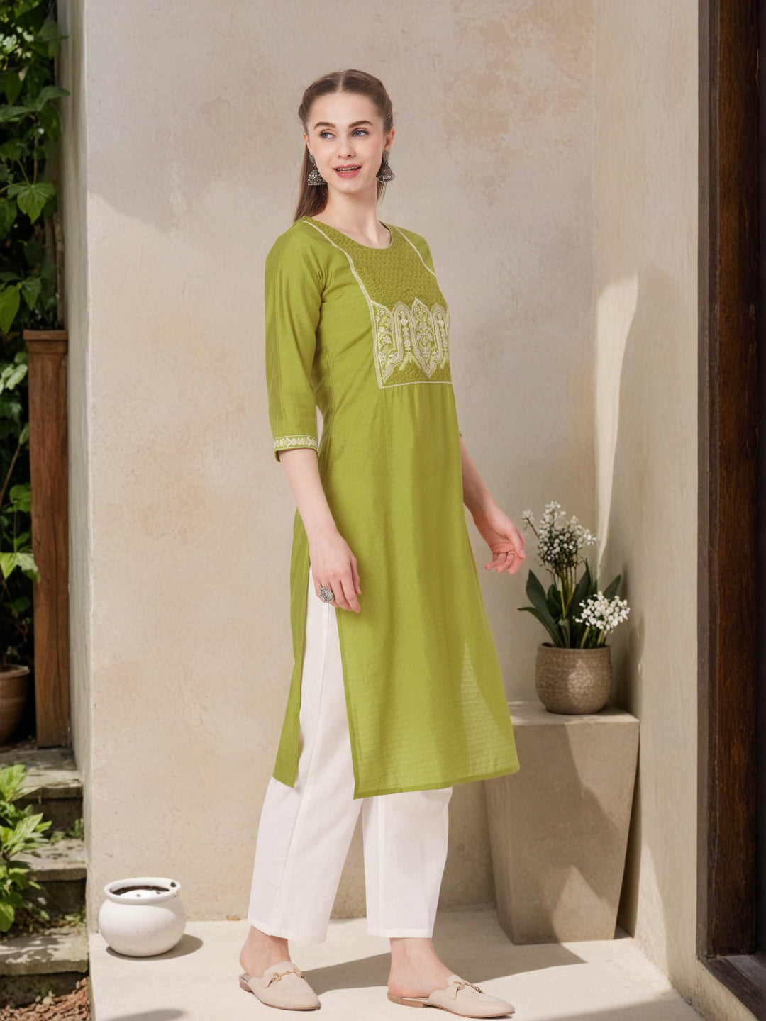 Floral Threadwork Embroidered Straight Fit Kurta - Lime Green