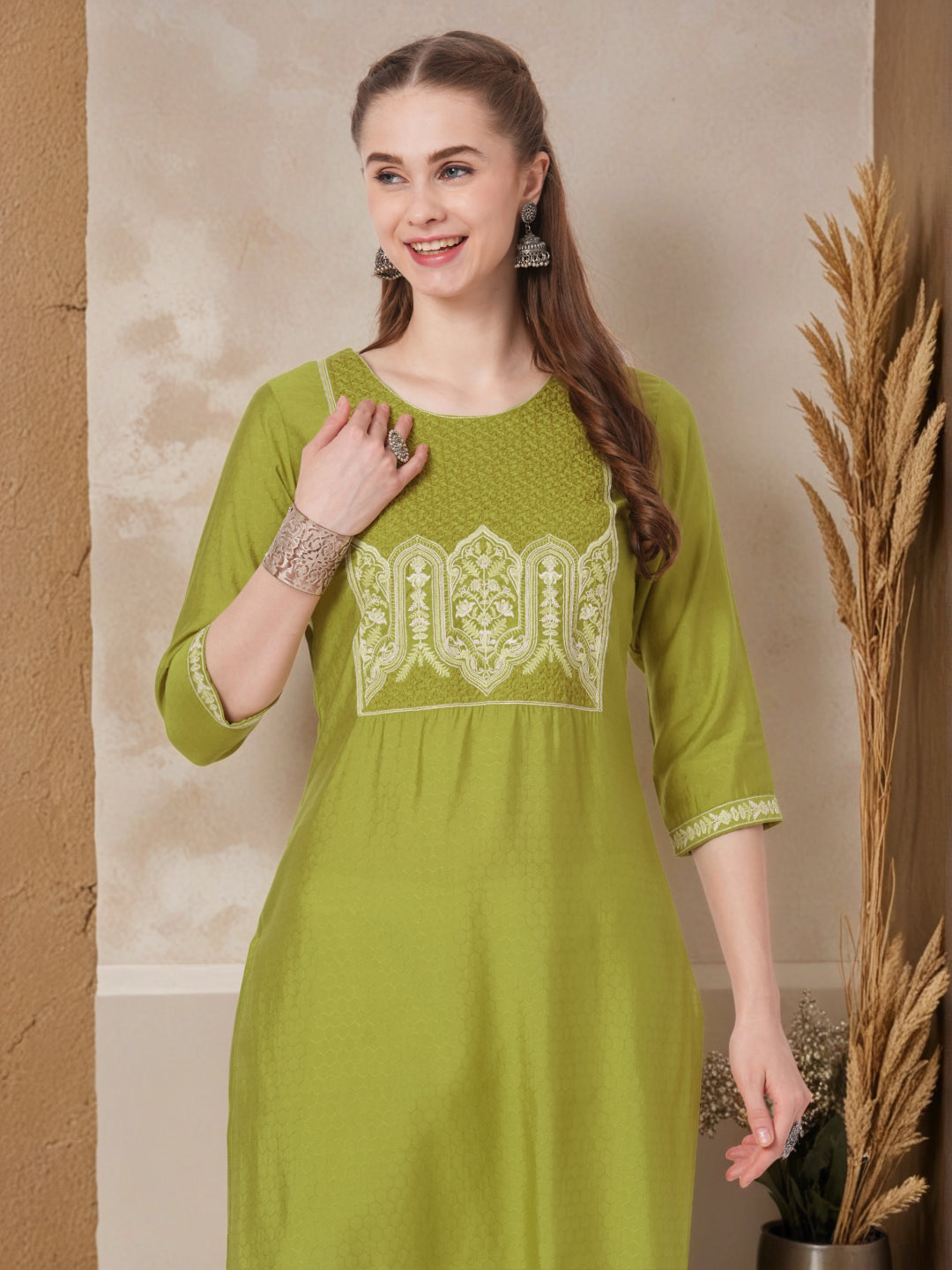 Floral Threadwork Embroidered Straight Fit Kurta - Lime Green