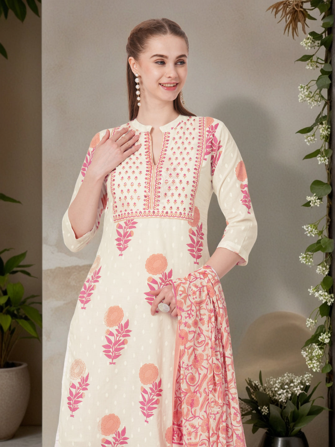 Floral Block printed Straight Fit Kurta with Pant & Dupatta - Off White