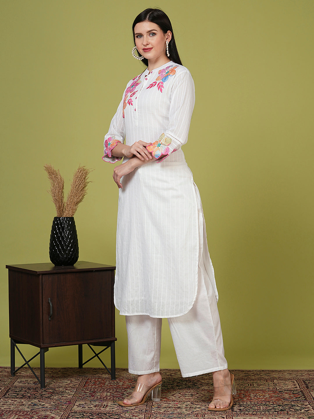 Solid Floral Patchwork Embroidered Straight Fit Kurta with Pant - White