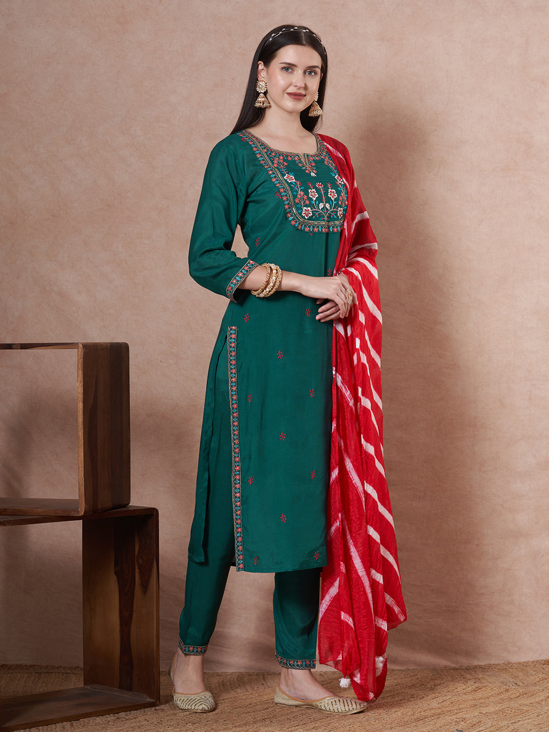 Solid Floral Embroidered Straight Fit Kurta with Pant & Dupatta - Green