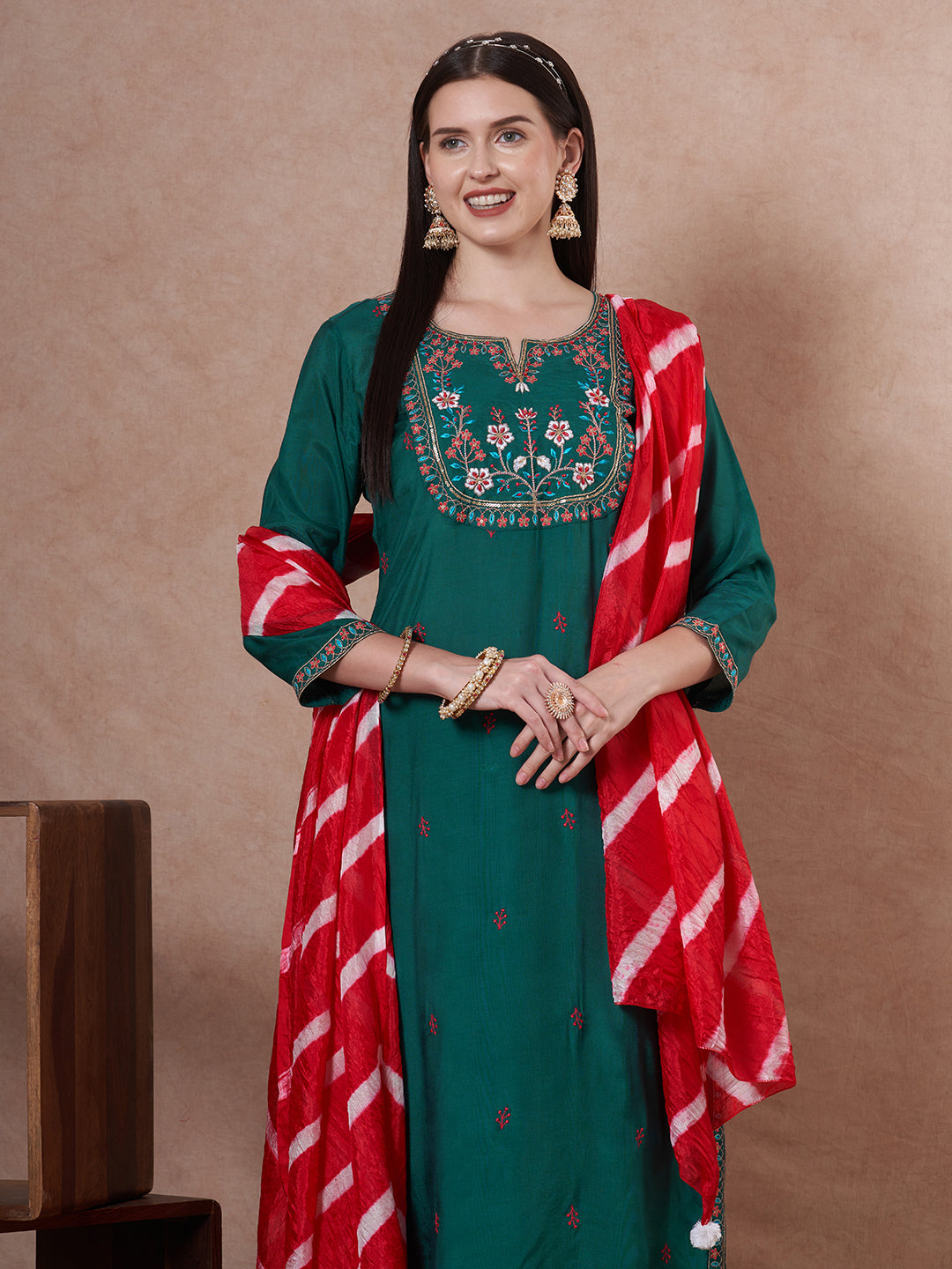Solid Floral Embroidered Straight Fit Kurta with Pant & Dupatta - Green