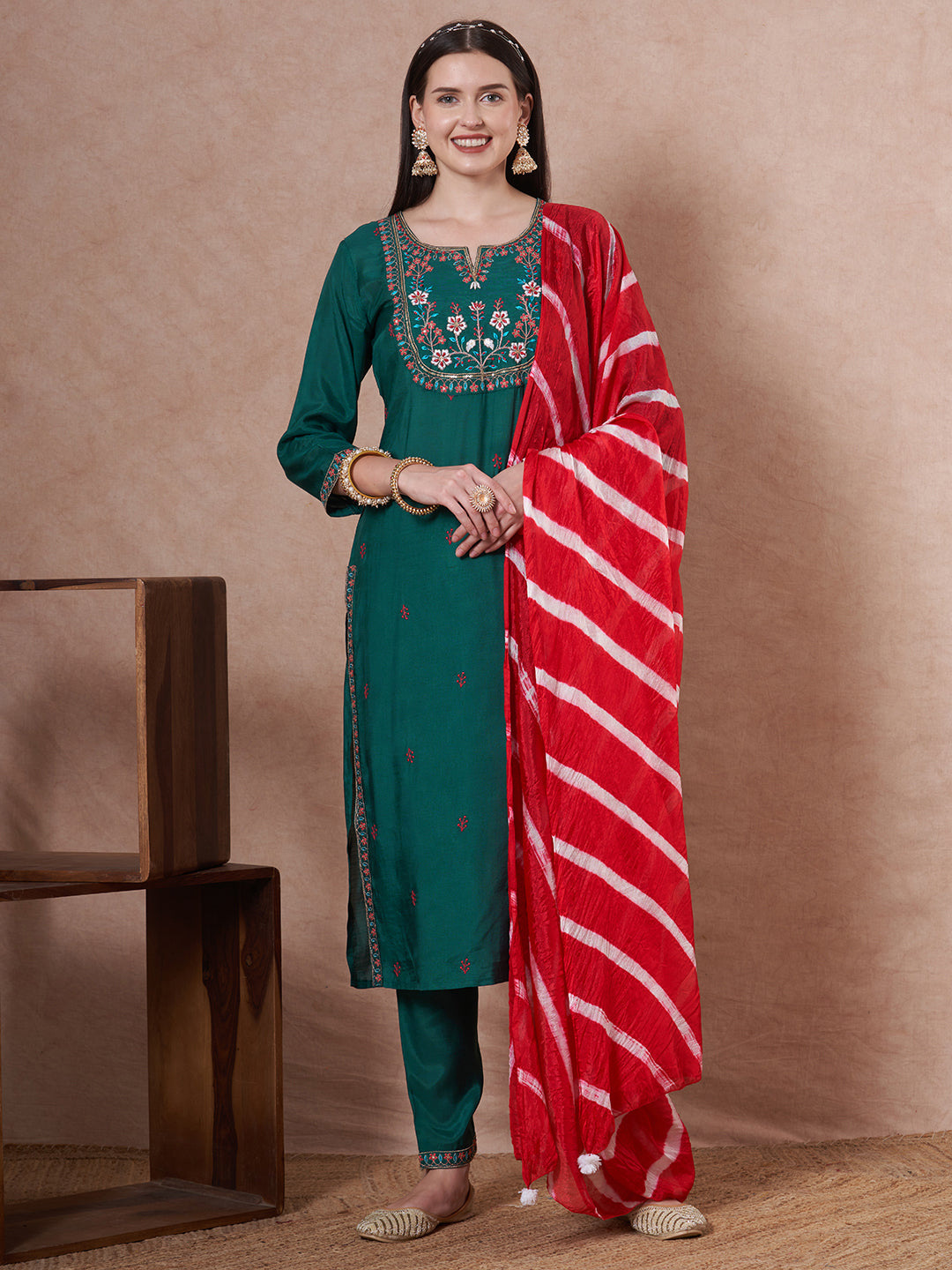 Solid Floral Embroidered Straight Fit Kurta with Pant & Dupatta - Green