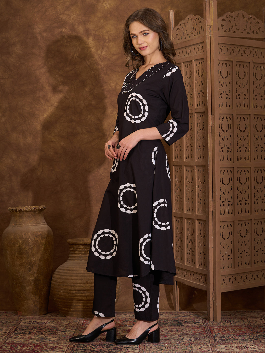 Abstract Floral Printed A-Line Paneled Co-ord Set -Black