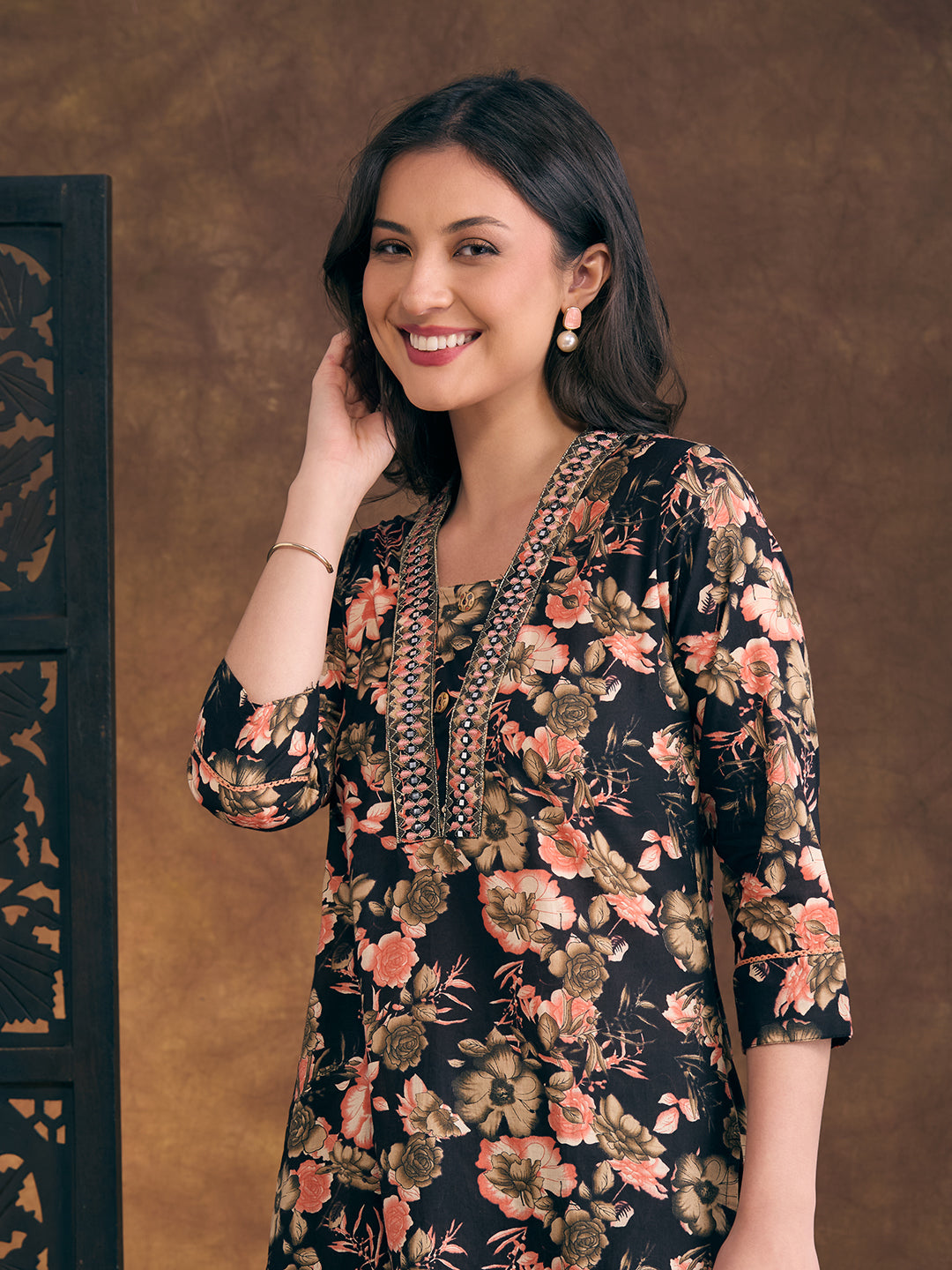 Floral Printed & Mirror Embroidered Straight Fit Kurta - Black
