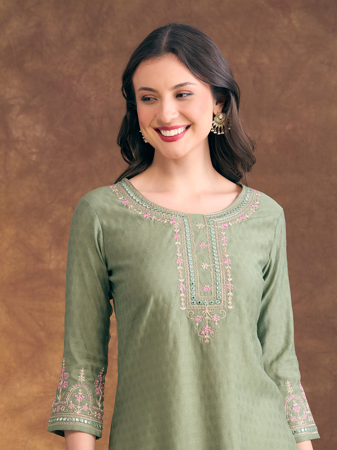 Solid Floral Embroidered Straight Fit Kurta - Green