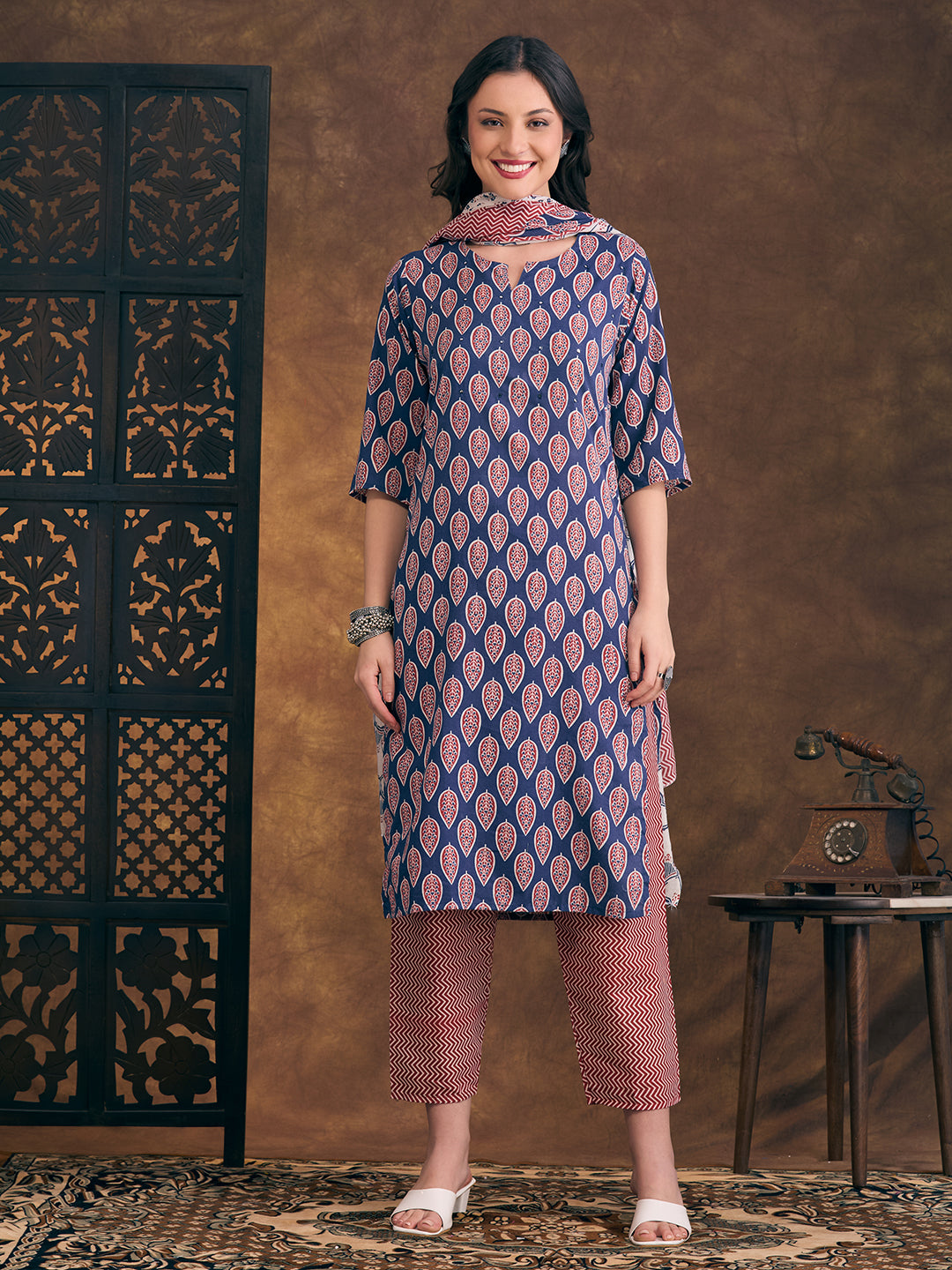 Ethnic Floral Printed Straight Fit Kurta with Pant And Pure Cotton Dupatta - Blue