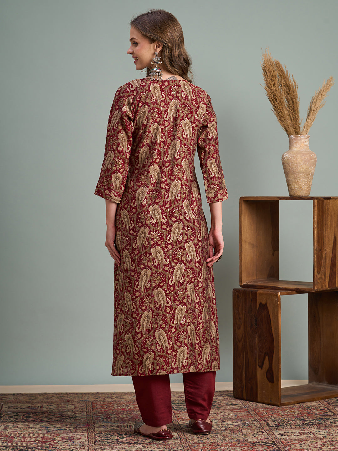 Ethnic Floral Printed Straight Fit Kurta - Maroon