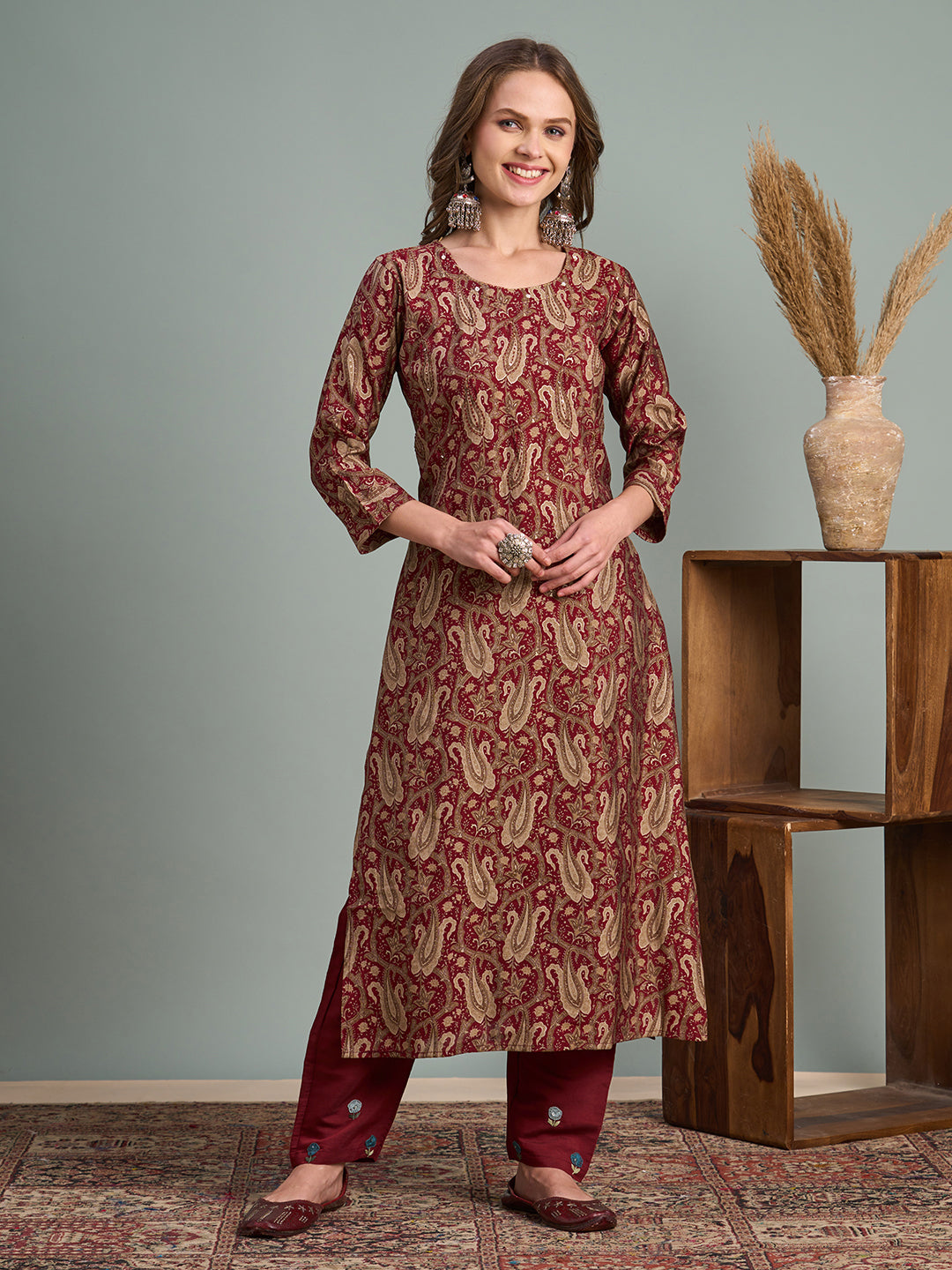 Ethnic Floral Printed Straight Fit Kurta - Maroon