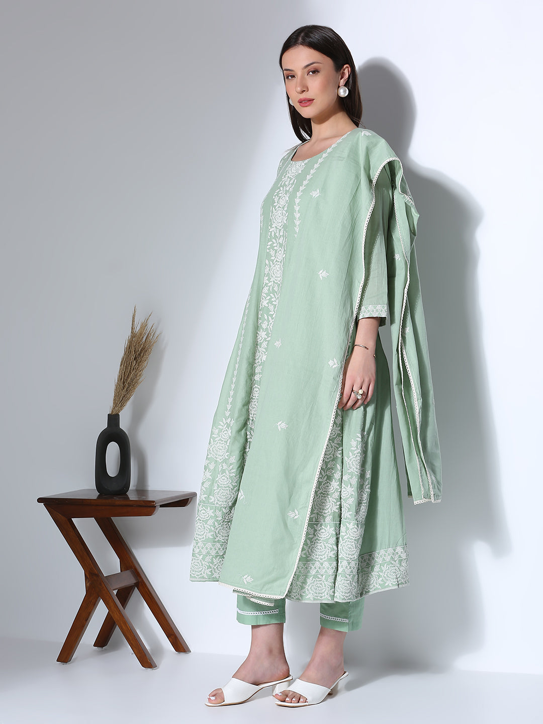 Solid Floral Embroidered Anarkali Flared Kurta with Pant and Dupatta - Green