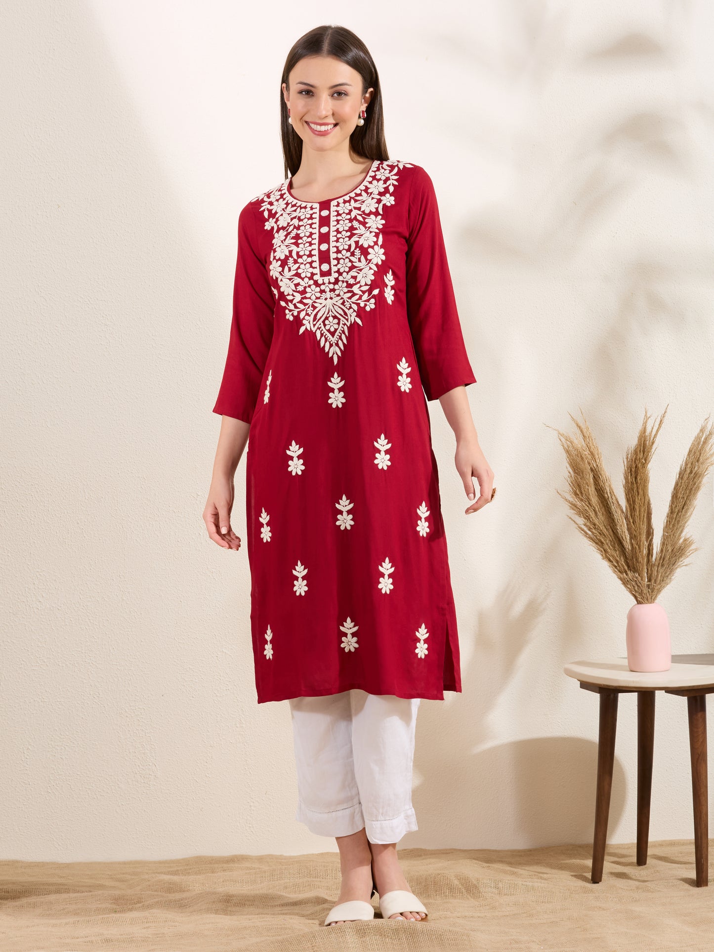 Solid Floral Embroidered Straight Fit Kurta - Red