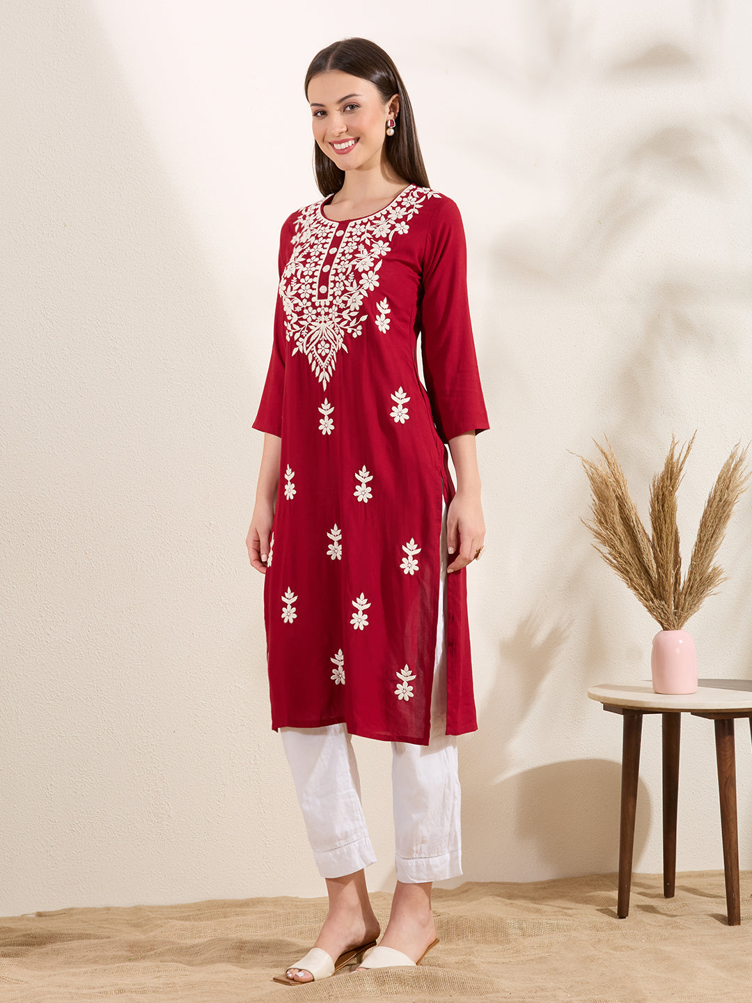 Solid Floral Embroidered Straight Fit Kurta - Red