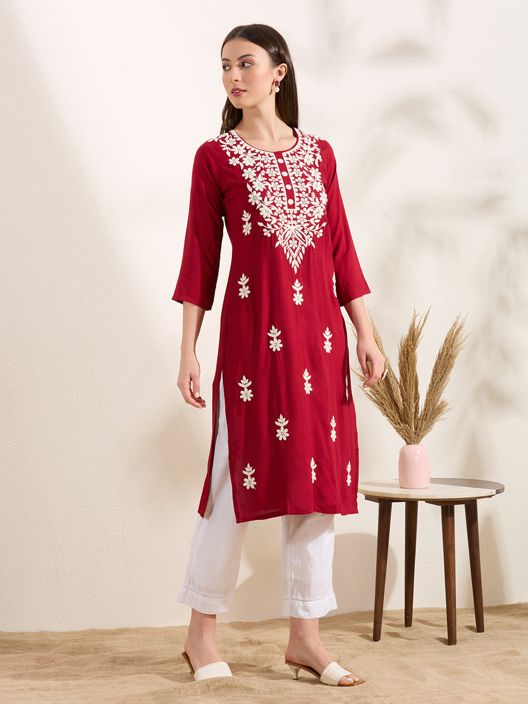 Solid Floral Embroidered Straight Fit Kurta - Red