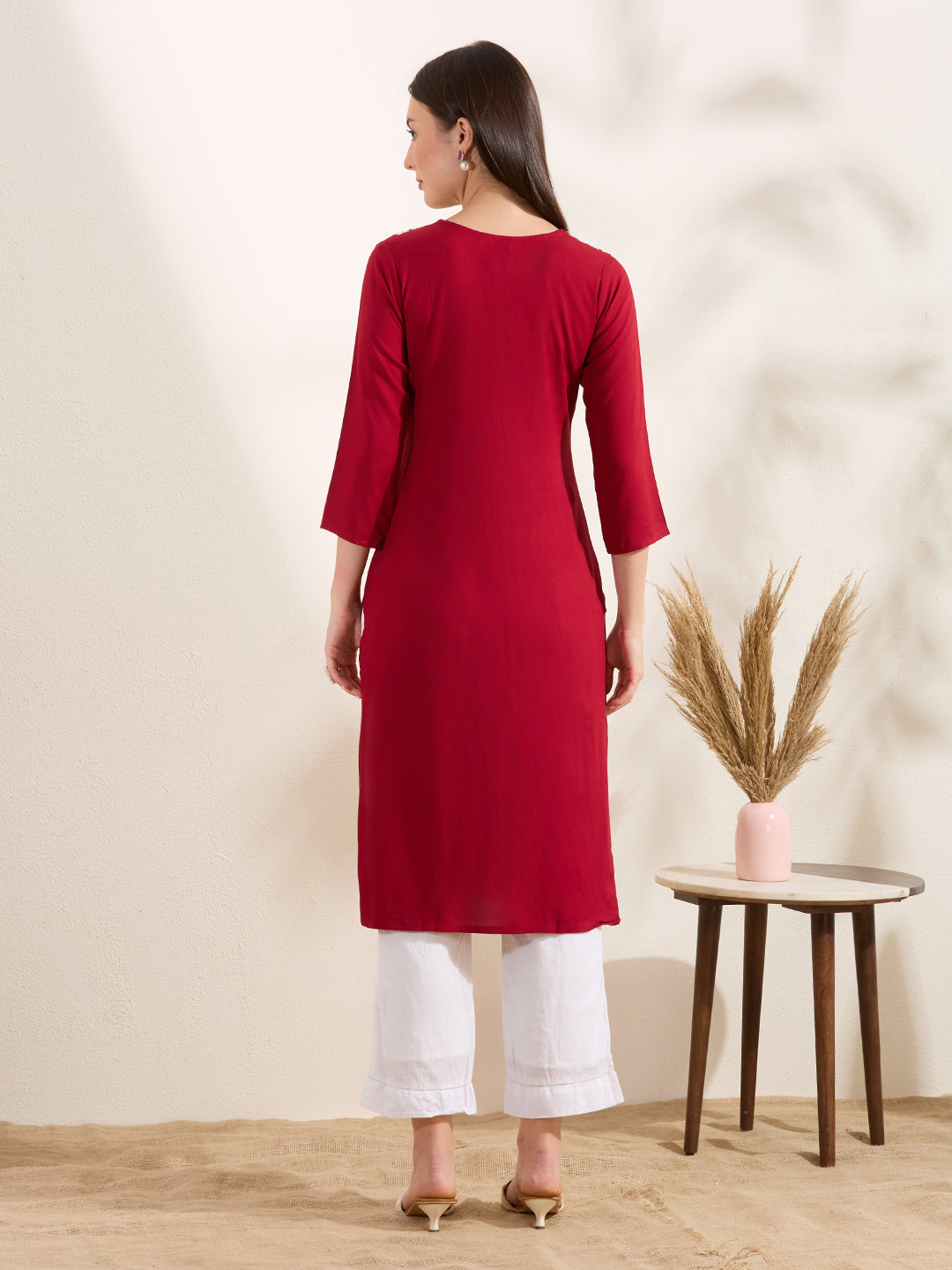 Solid Floral Embroidered Straight Fit Kurta - Red