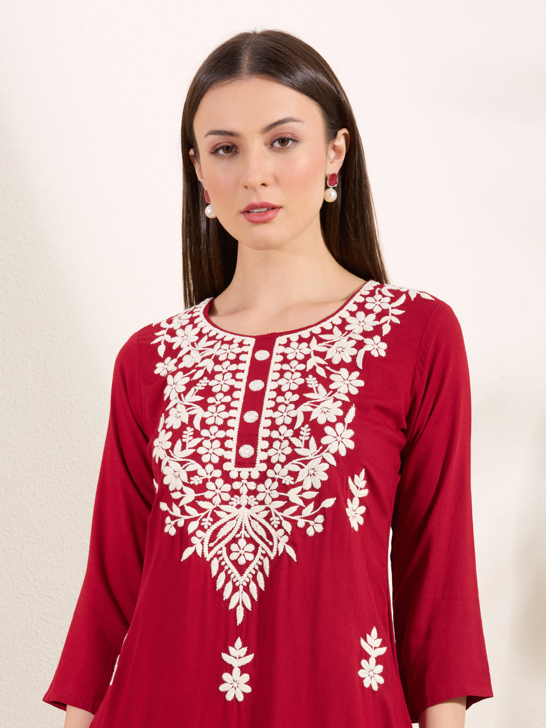 Solid Floral Embroidered Straight Fit Kurta - Red