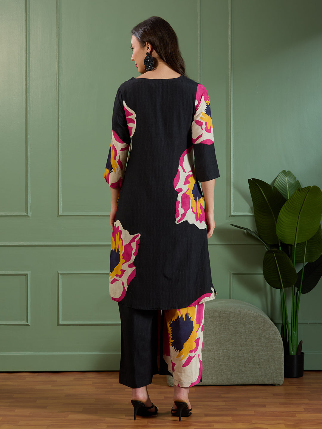 Abstract Floral Printed Straight Fit Co-ord Set - Black