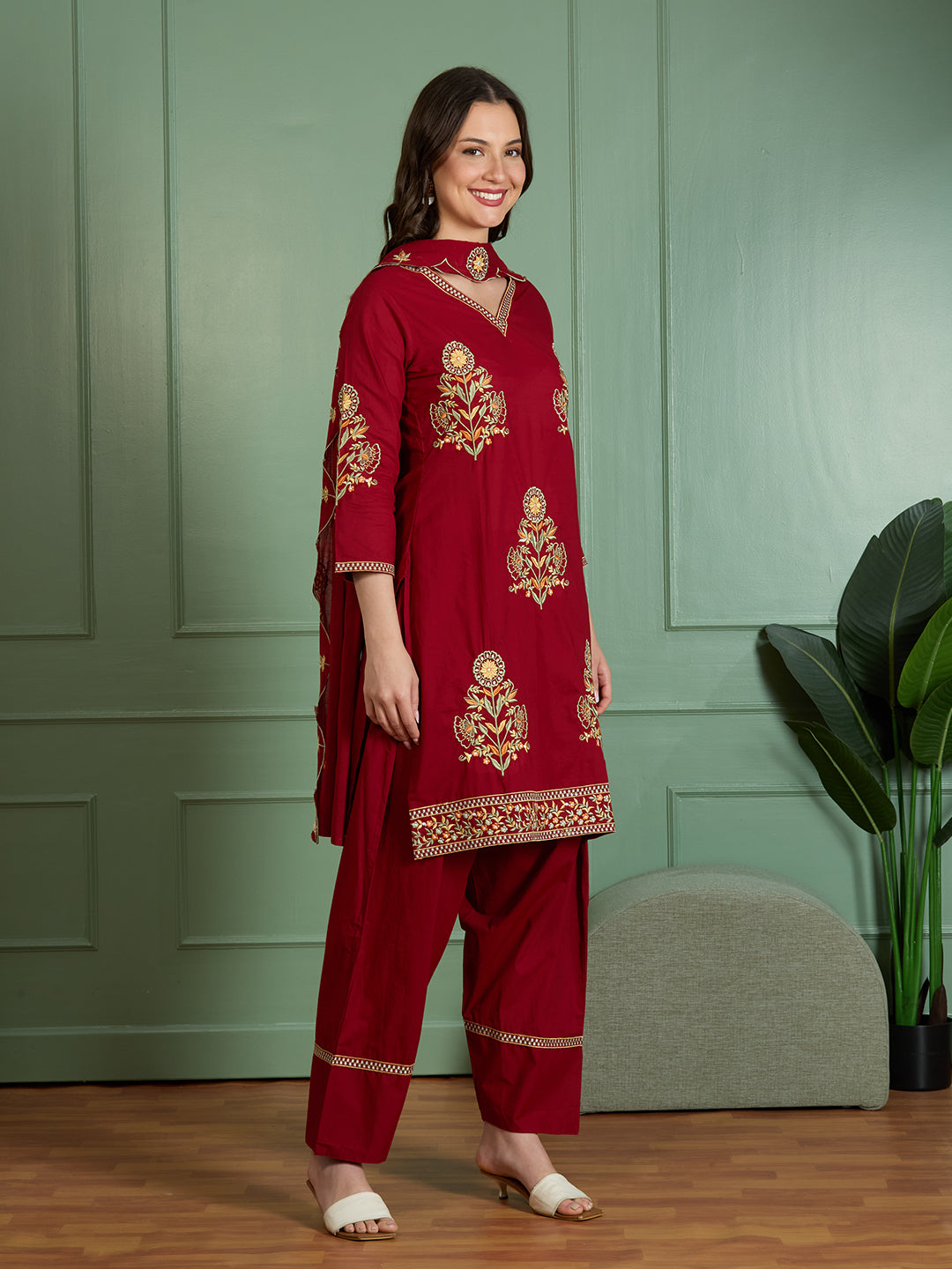 Solid Floral Threadwork Embroidered Straight Fit Kurta with Salwar and Dupatta - Maroon