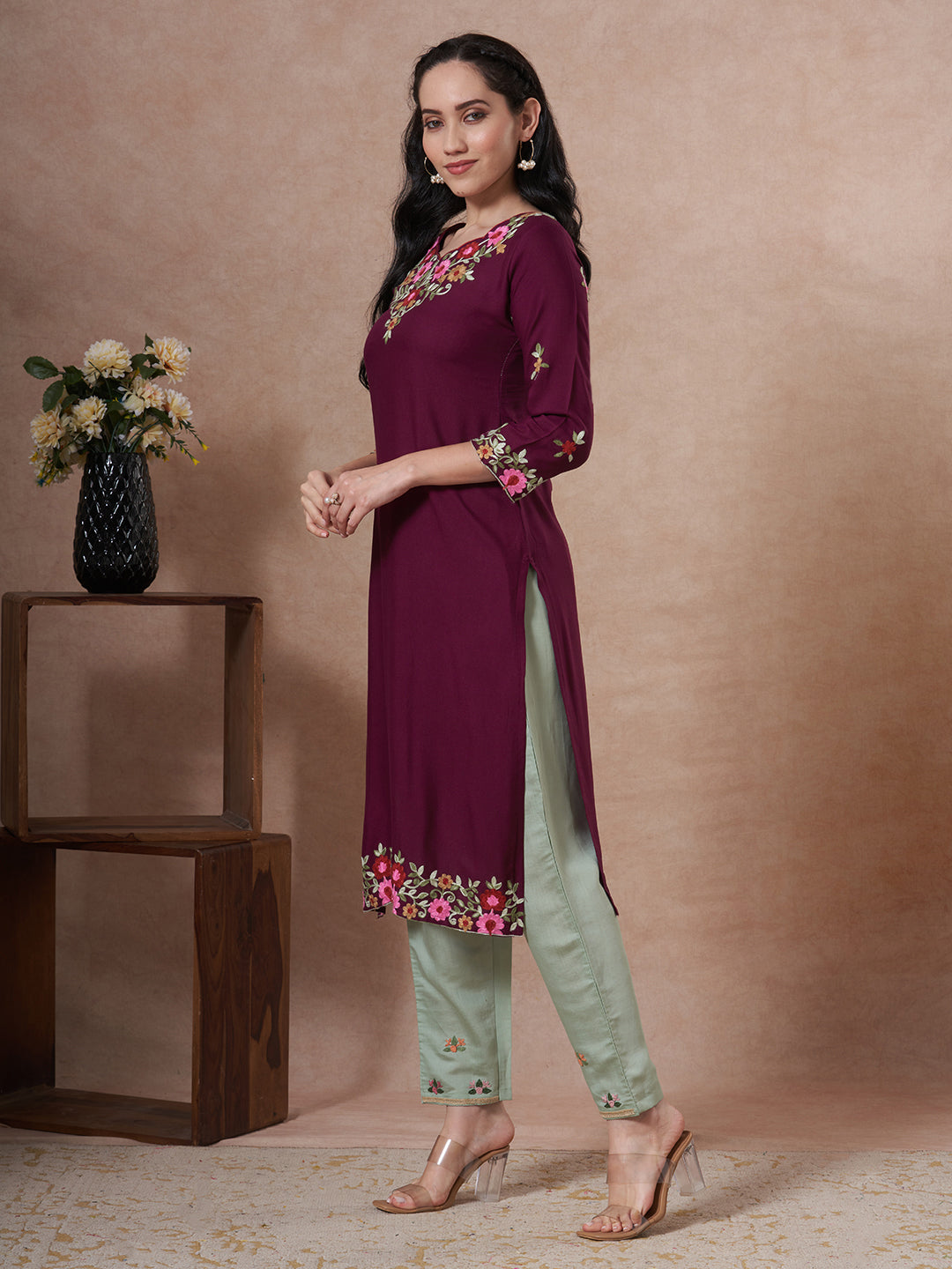 Solid Floral Embroidered Straight Fit Kurta - Wine