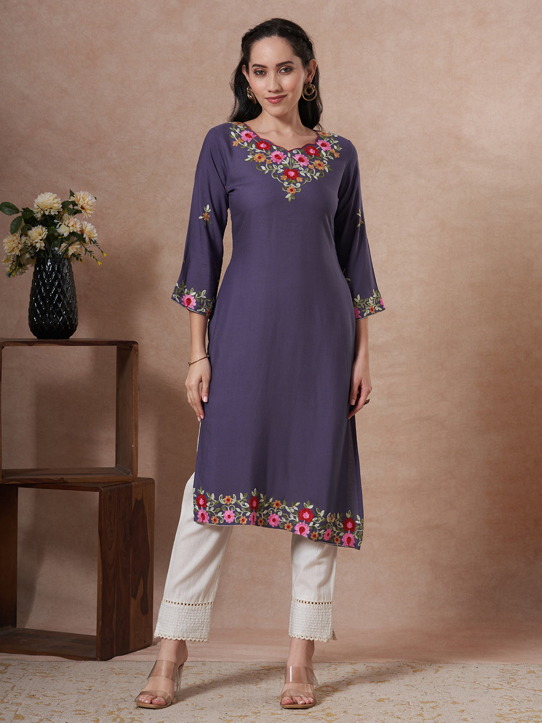 Solid Floral Embroidered Straight Fit Kurta - Lavender