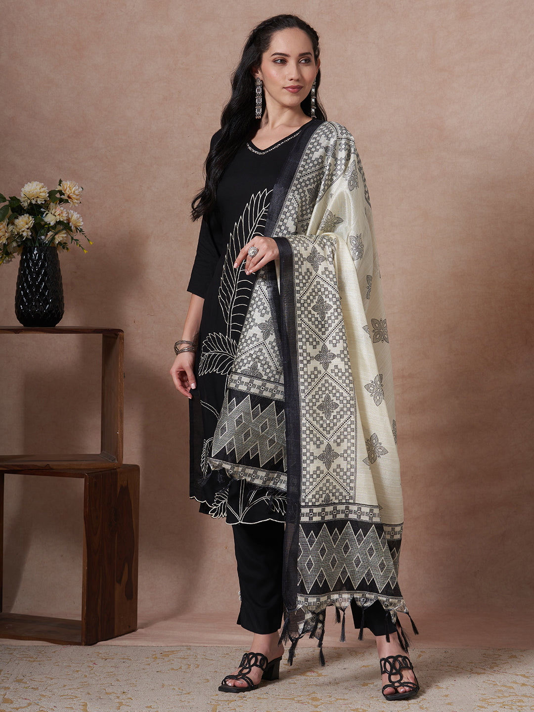 Solid Abstract Embroidered Straight Fit Kurta with Pant and Printed Dupatta - Black