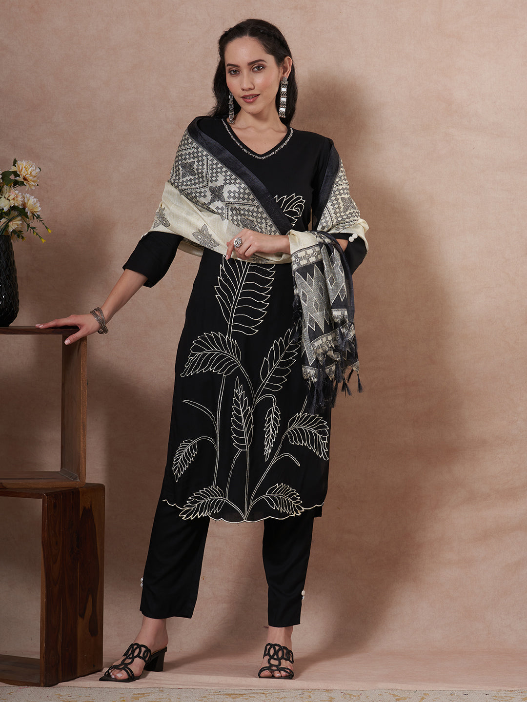 Solid Abstract Embroidered Straight Fit Kurta with Pant and Printed Dupatta - Black