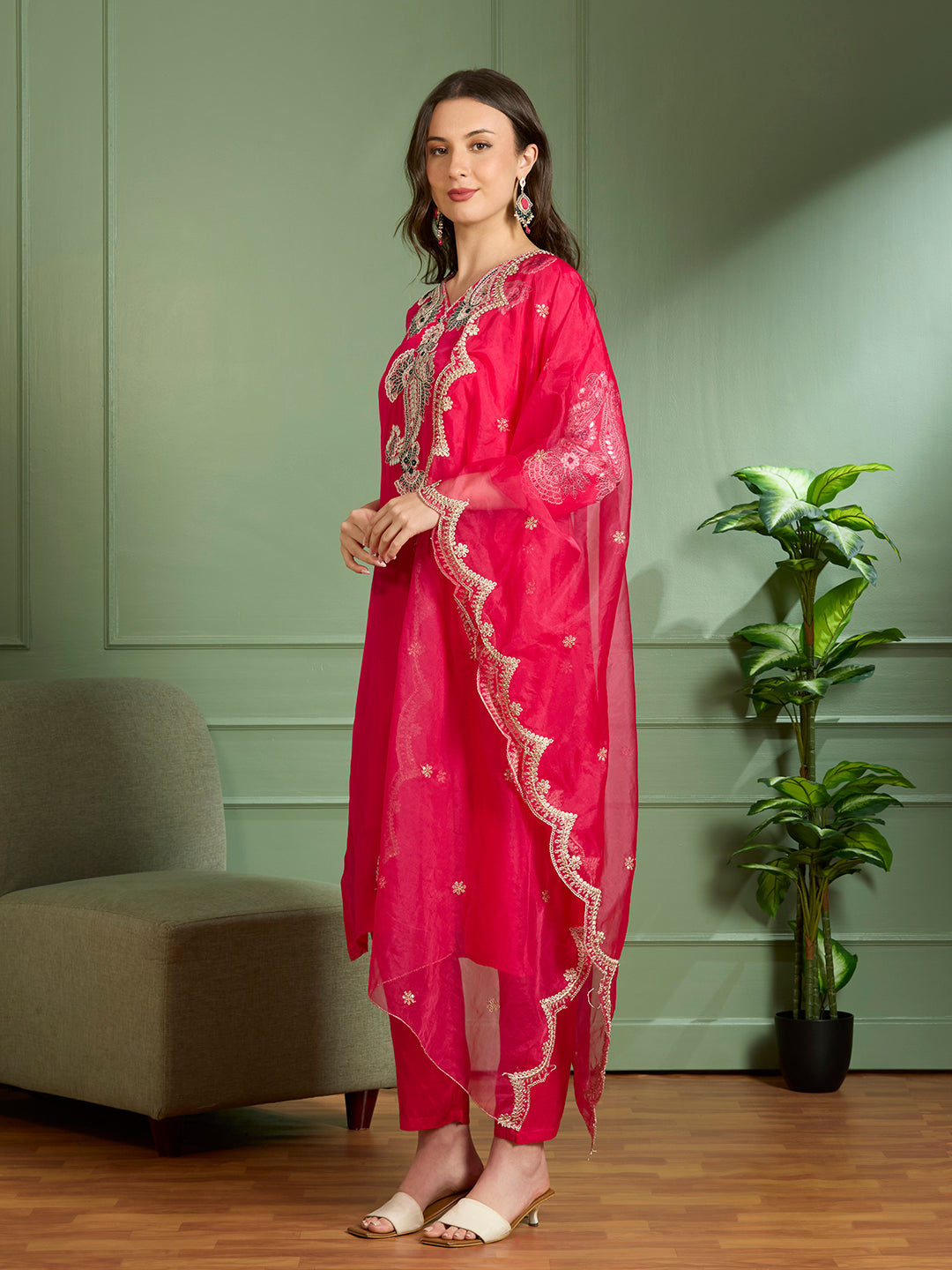 Solid Floral Zari Embroidered Straight Fit Kurta with Pant & Dupatta - Pink