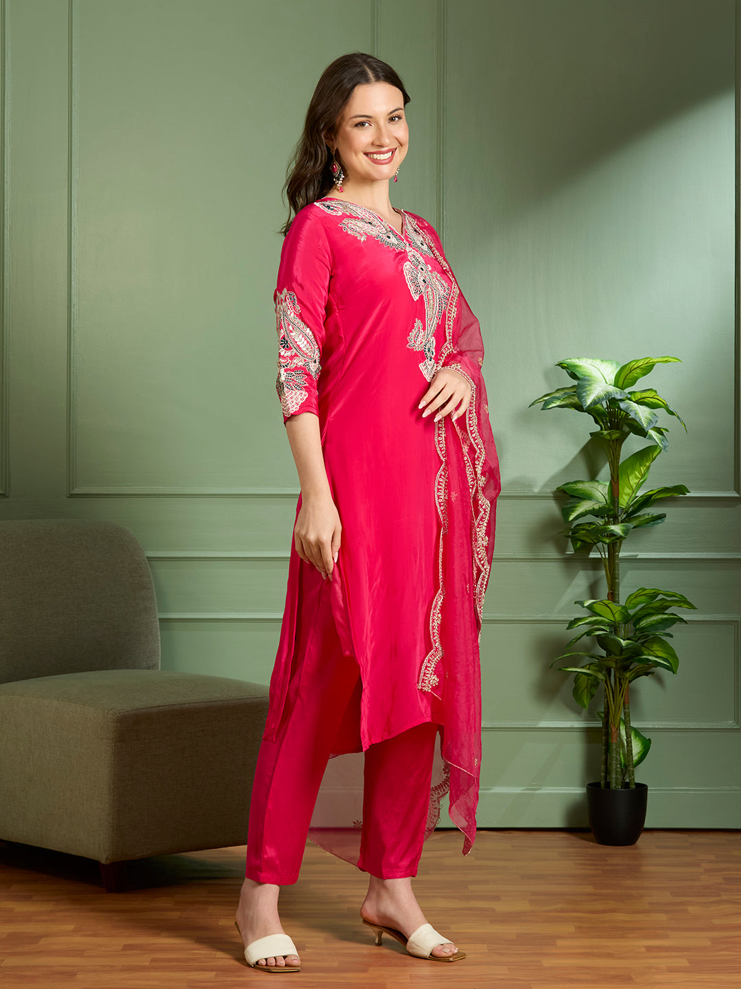 Solid Floral Zari Embroidered Straight Fit Kurta with Pant & Dupatta - Pink
