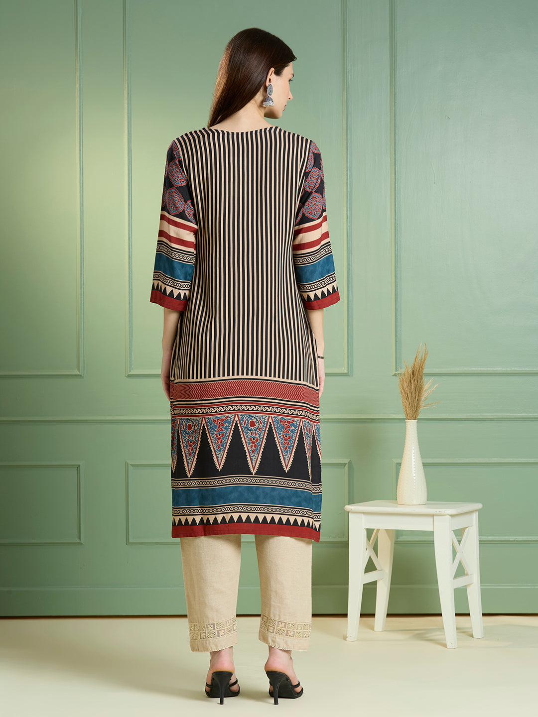 Ethnic Stripes Printed Straight Fit Kurta - Multi