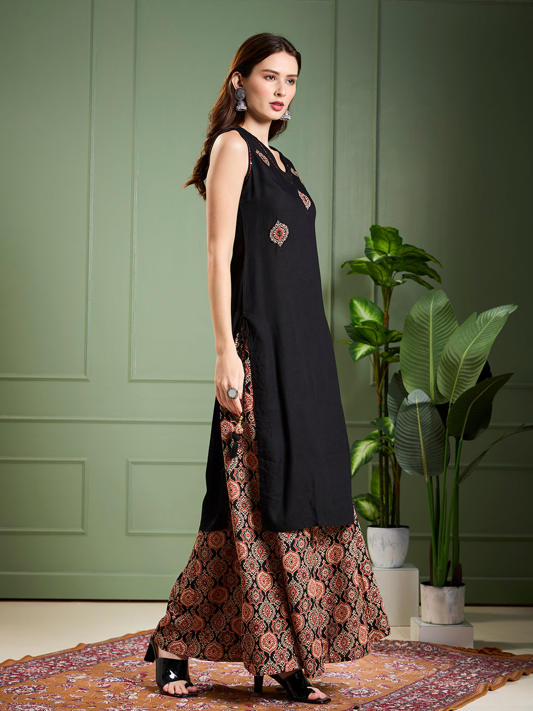 Solid Ethnic Kantha work Straight Kurta with Printed Palazzo - Black
