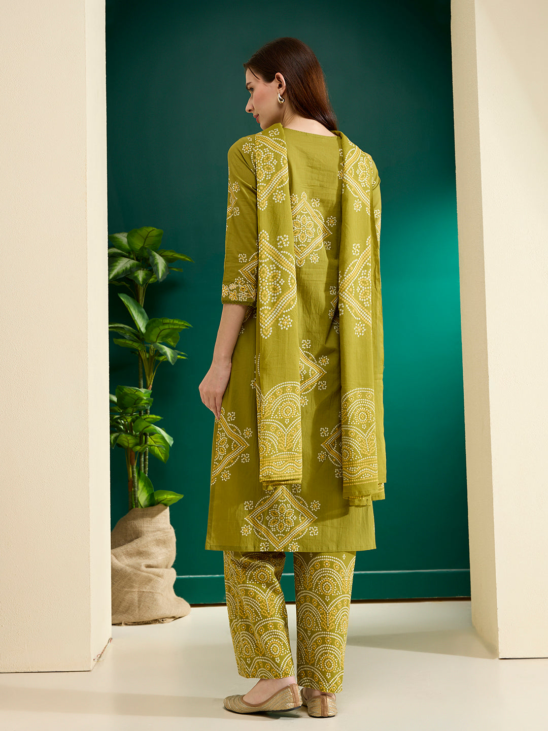 Ethnic Bandhani Printed Straight Kurta with Pant & Dupatta - Green