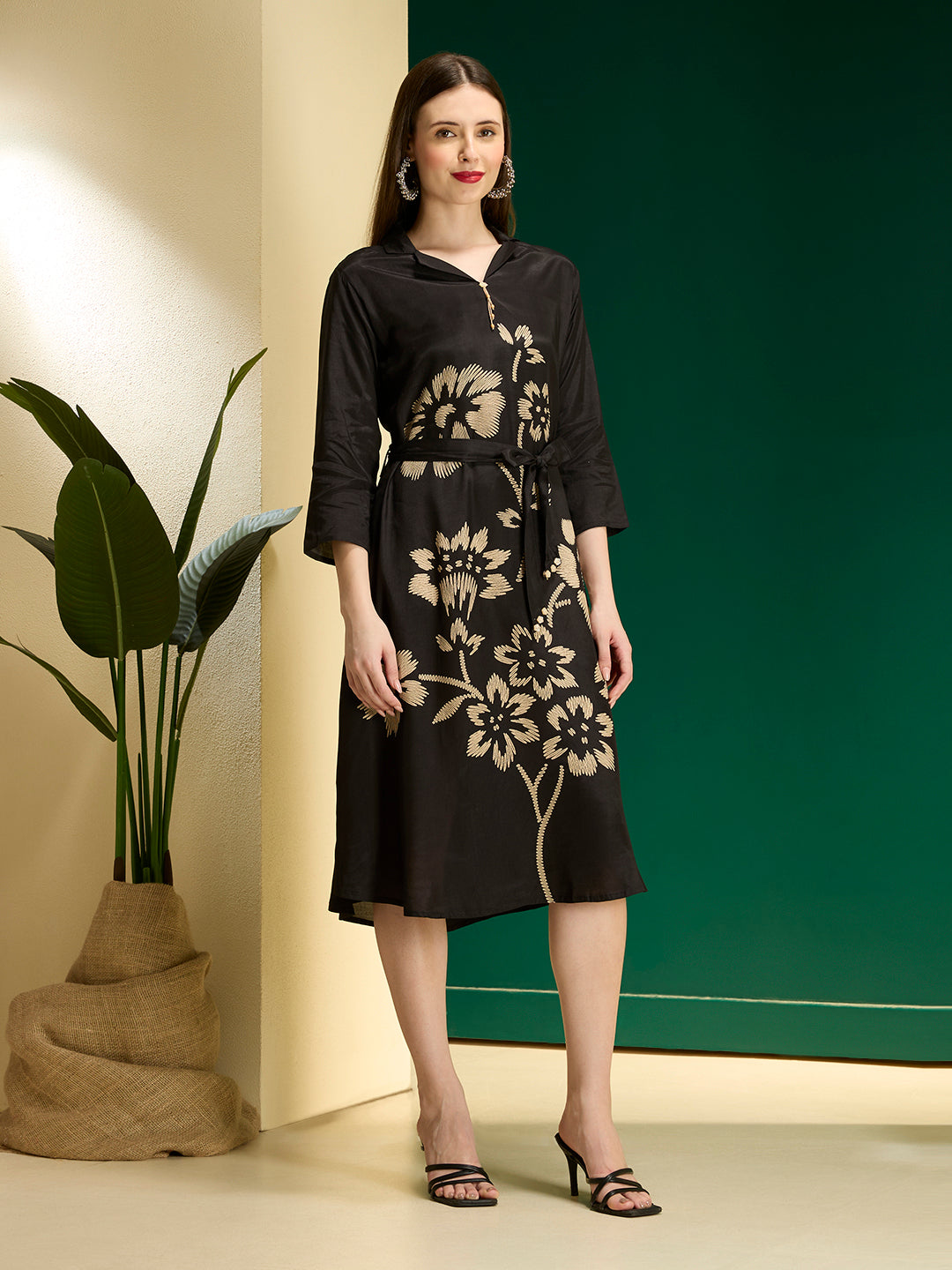 Abstract Floral Printed A-Line Midi Dress with Belt - Black