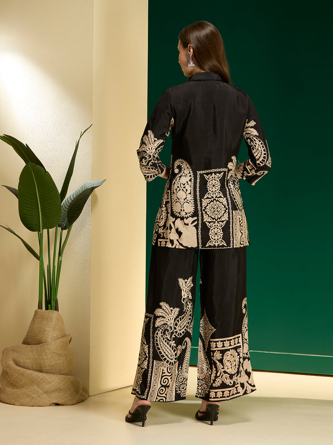 Abstract Floral Printed Straight Fit Co-ord Set - Black