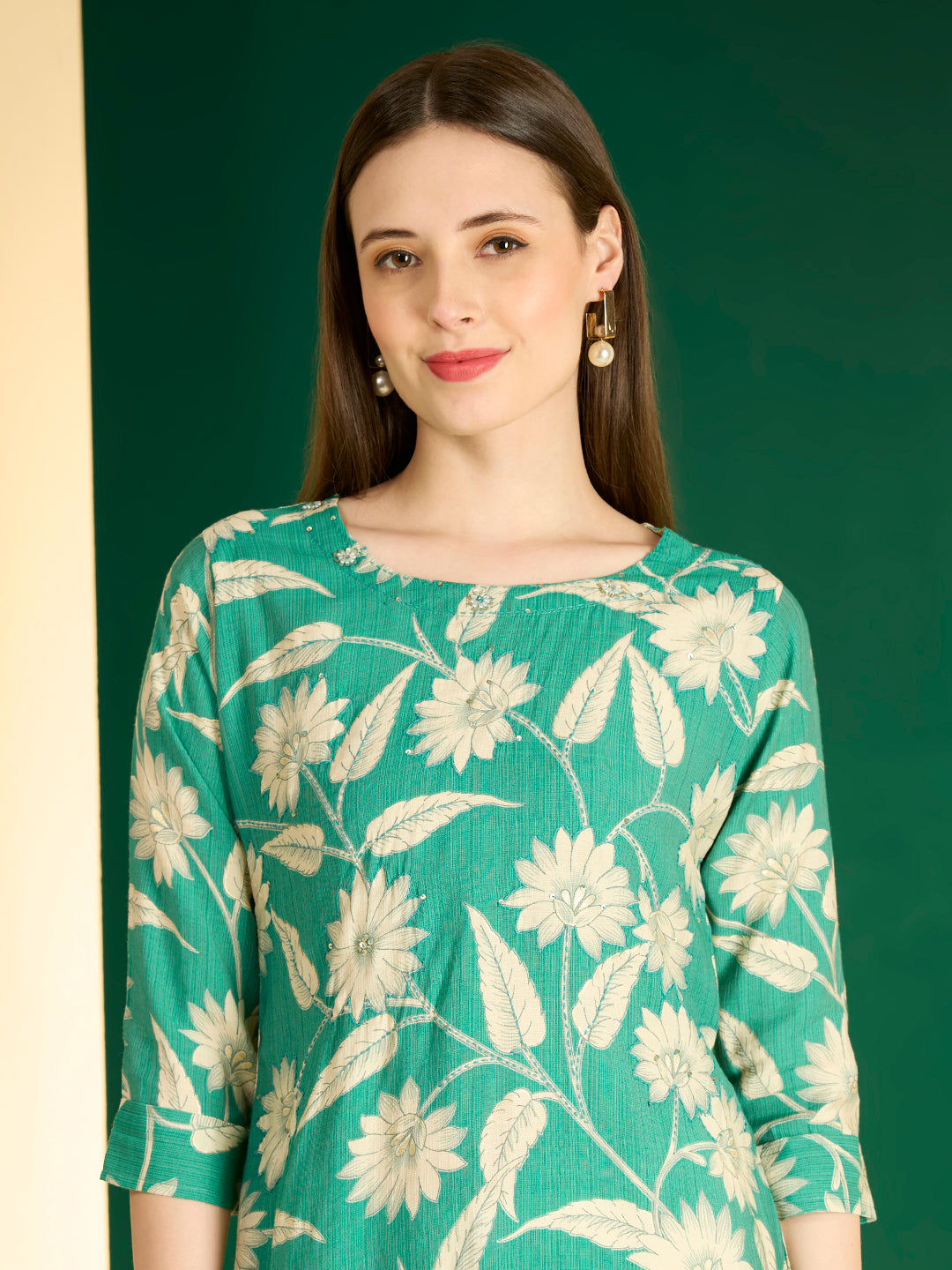 Ethnic & Floral Printed Straight Fit Kurta - Green