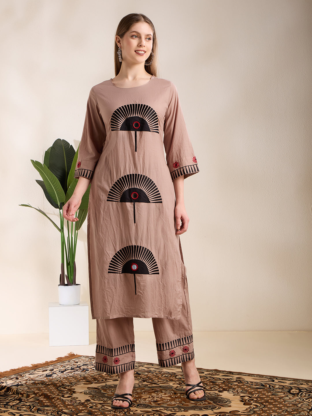 Solid Geometric Embroidered Straight Fit Kurta with Palazzo - Light Grey