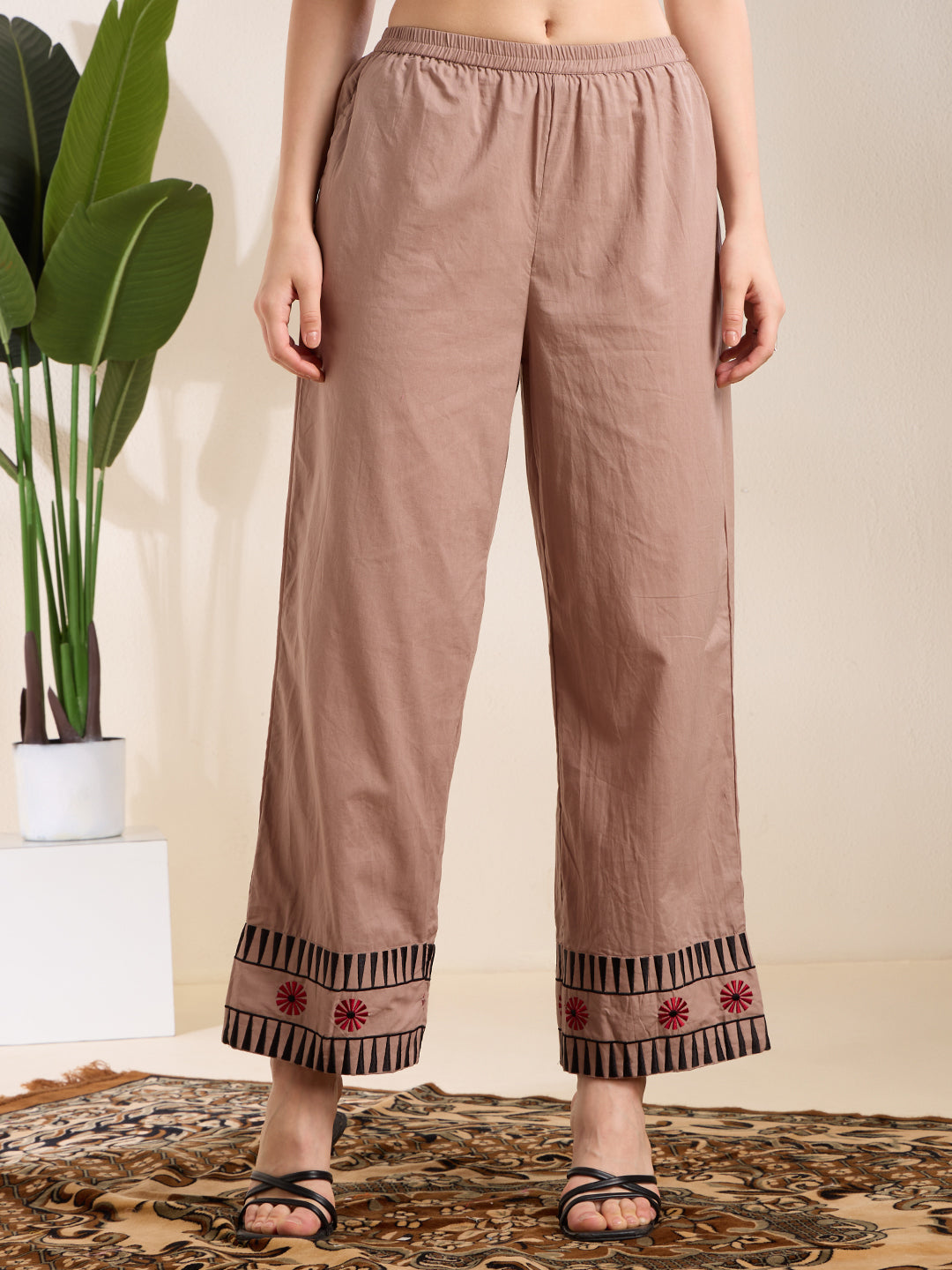 Solid Geometric Embroidered Straight Fit Kurta with Palazzo - Light Grey