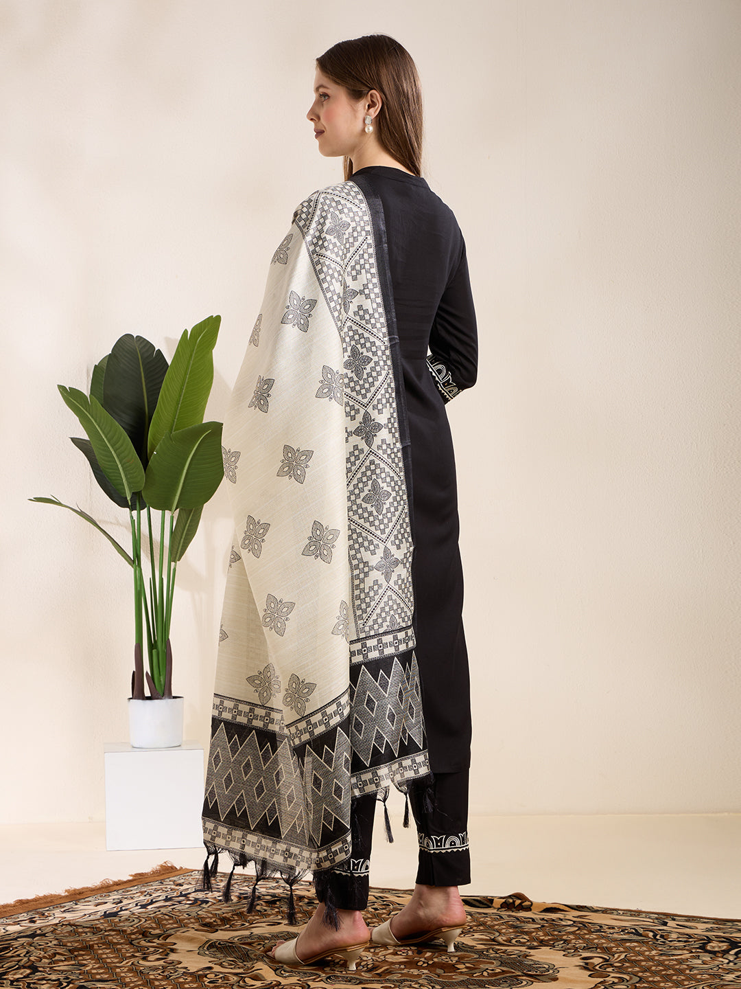 Solid Ethnic Embodied Straight Kurta with Pant & Dupatta - Black