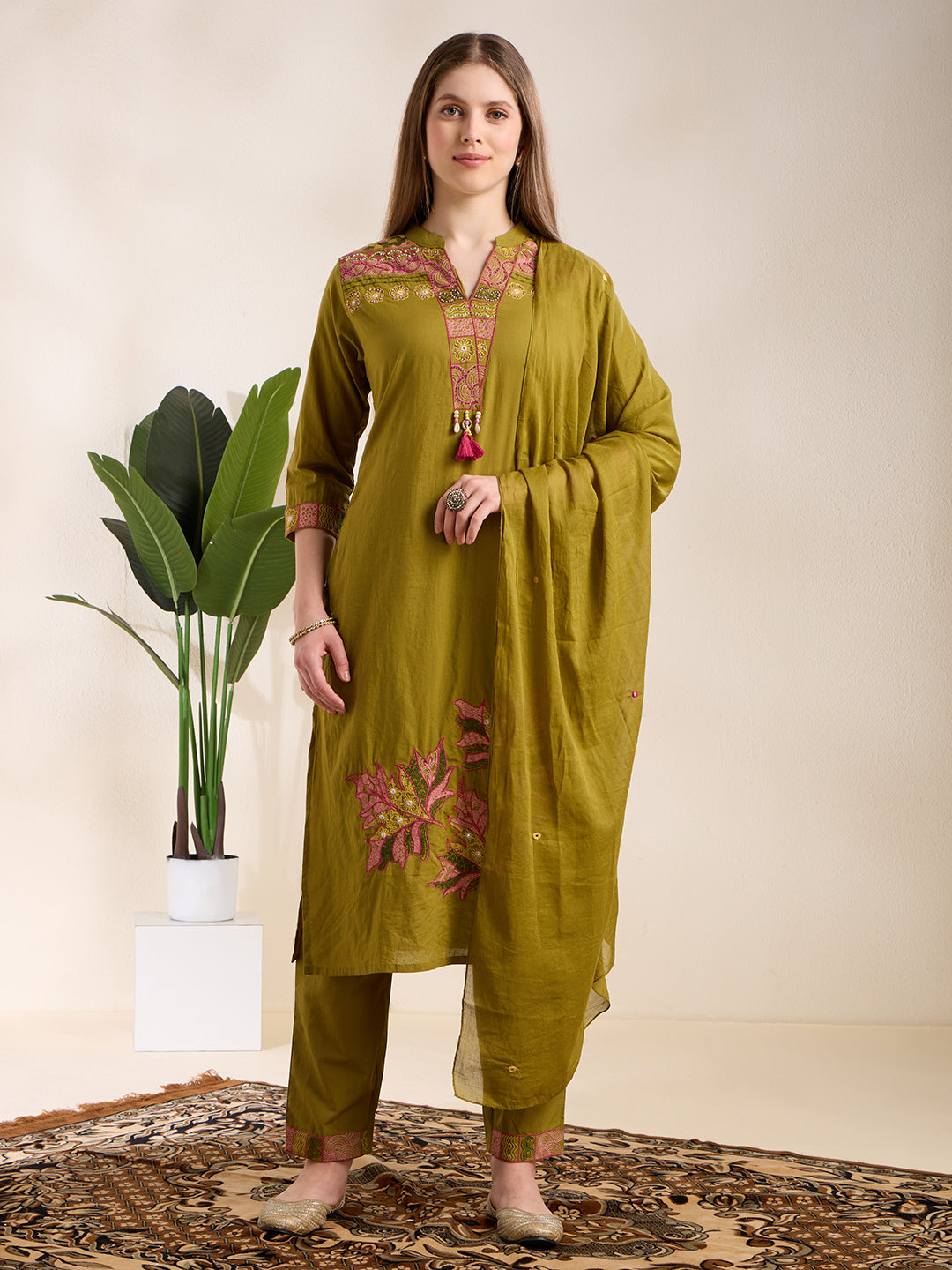 Solid Floral Embroidered Straight Kurta with Pant & Dupatta - Green