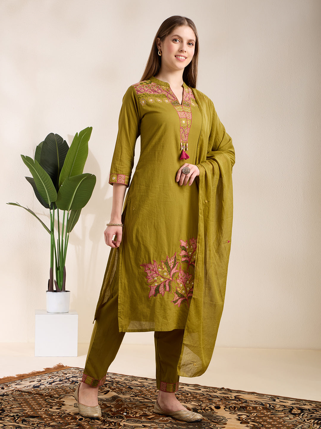 Solid Floral Embroidered Straight Kurta with Pant & Dupatta - Green