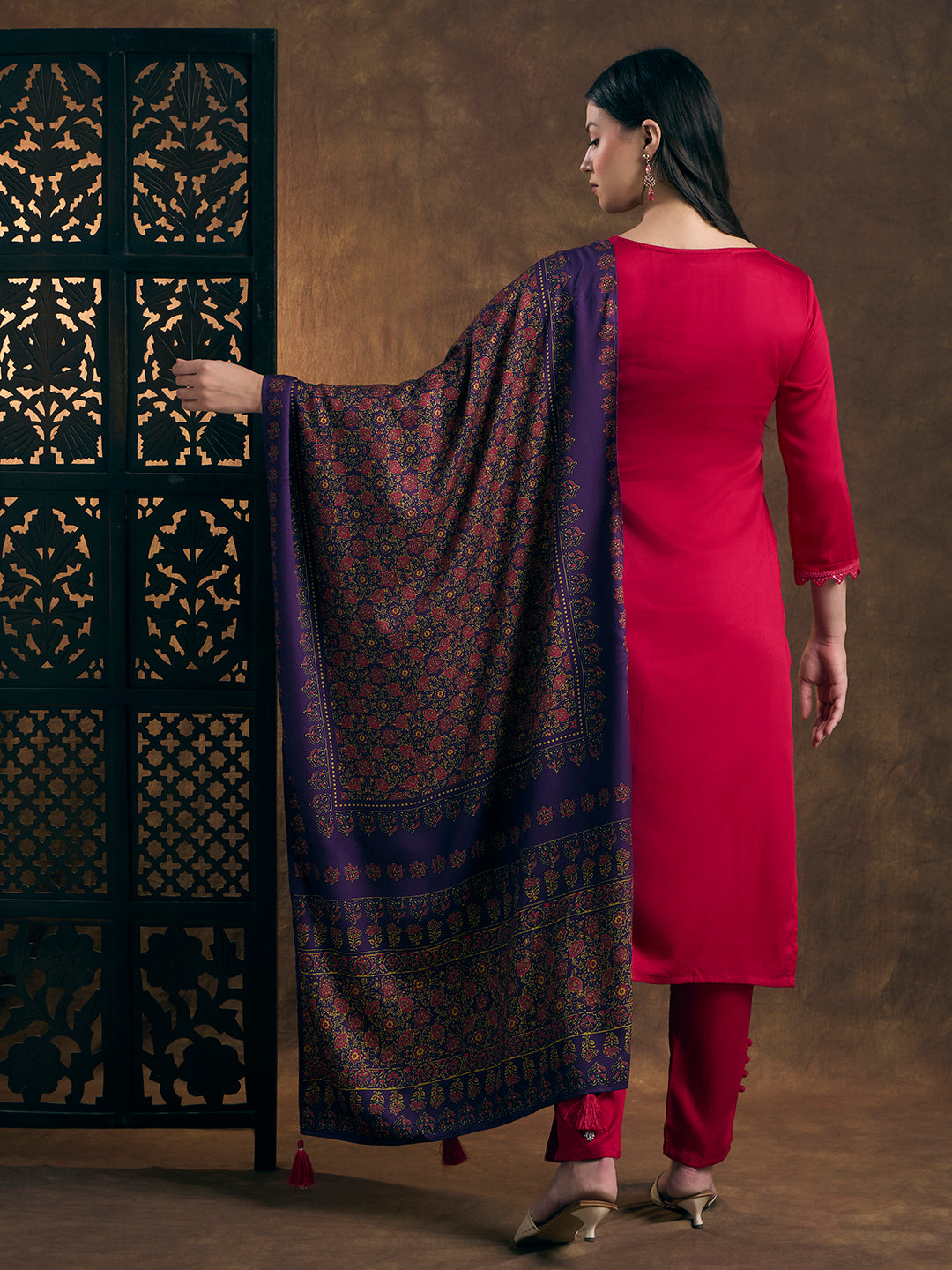 Solid Ethnic Embroidered Straight Kurta with Pant and Dupatta - Pink