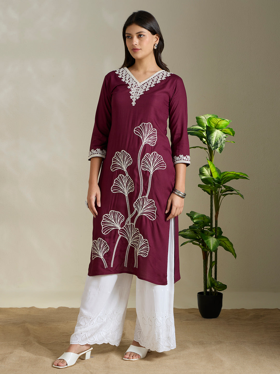 Solid Abstract Floral Embroidered Straight Fit Kurta - Burgundy