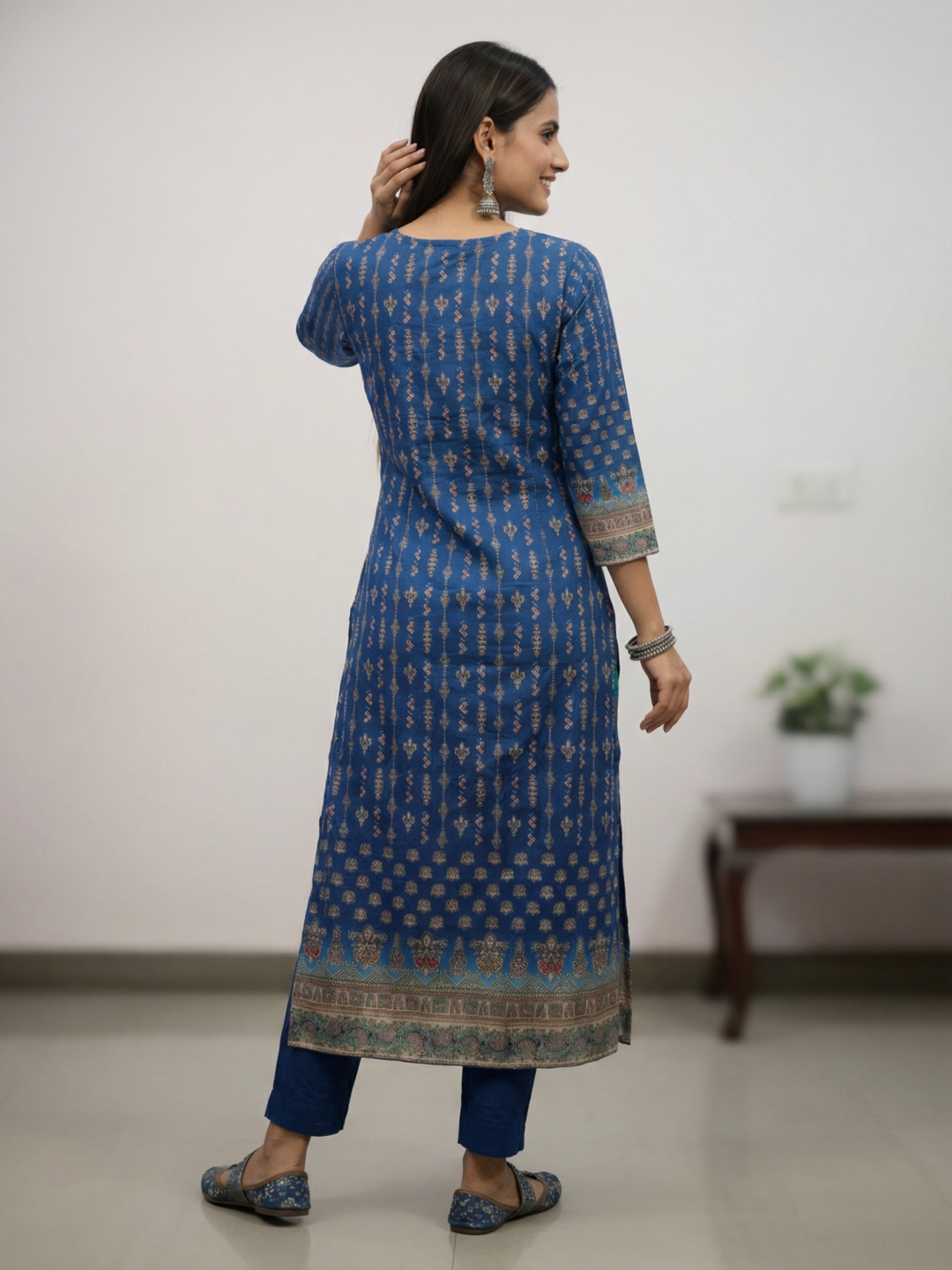 Ethnic Jewelry Print Straight Kurta with Mirror Work - Blue