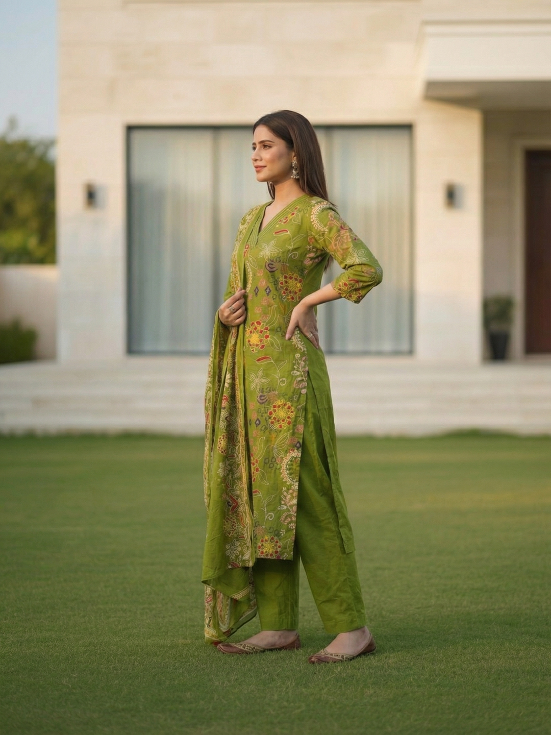 Floral Jaal Printed Straight Kurta with Pyjama & Dupatta - Mehndi Green