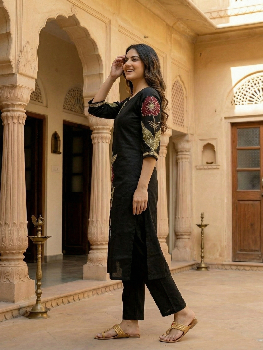 Solid Floral Embroidered Straight Kurta - Black