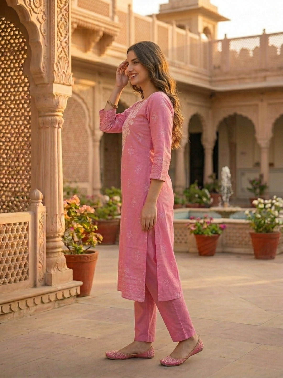Floral Printed & Chikankari Embroidered Straight Fit Kurta - Pink