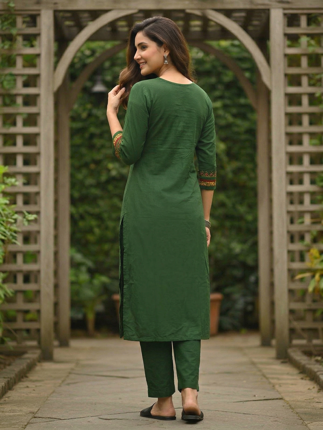 Ethnic Motif Printed Straight Kurta with Pant - Bottle Green