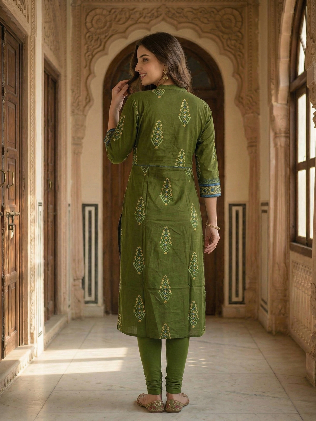 Floral Print Pintuck Yoke Straight Kurta - Olive Green