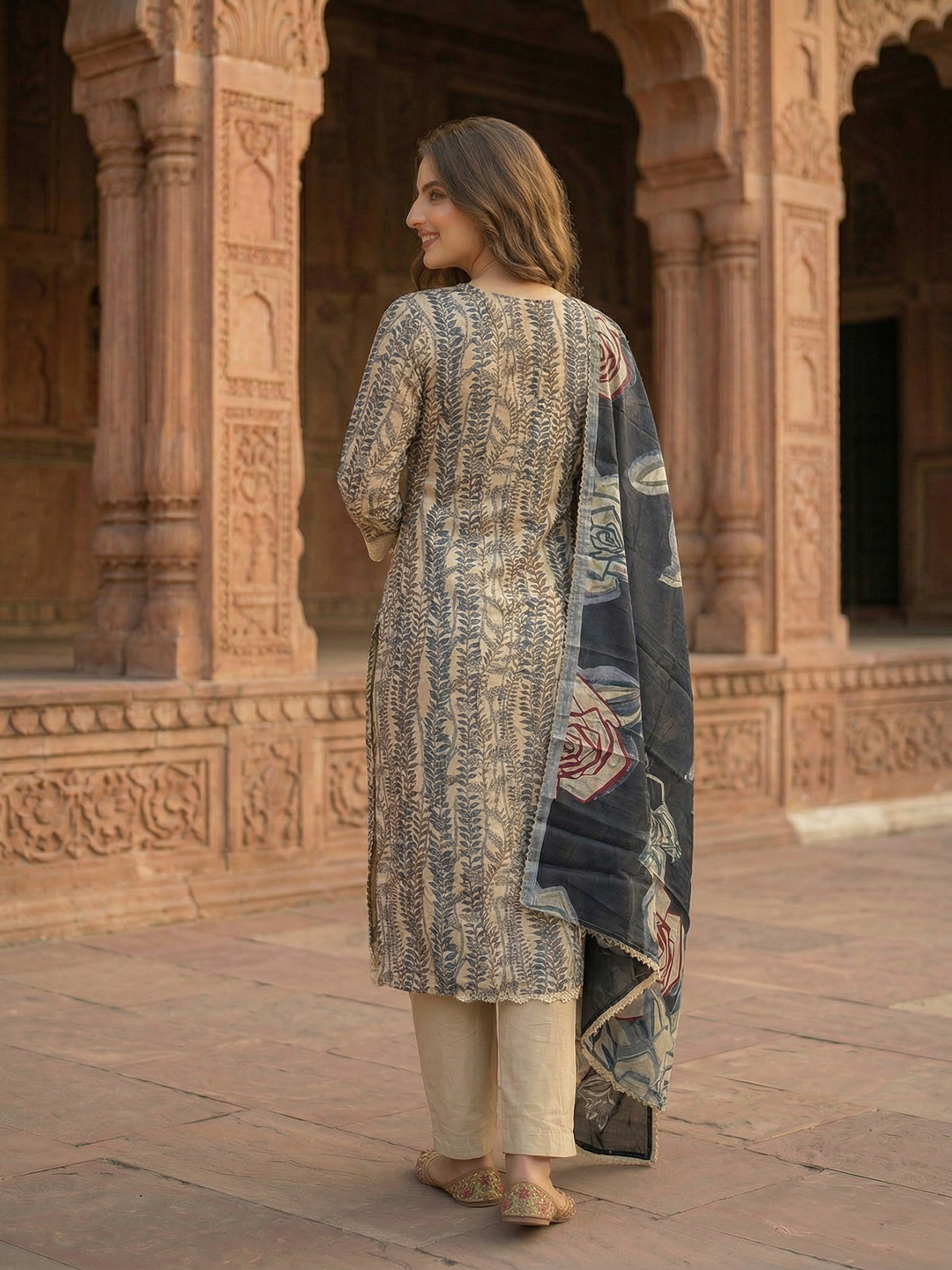 Floral Printed Straight Kurta with Pant & Dupatta - Cream & Black
