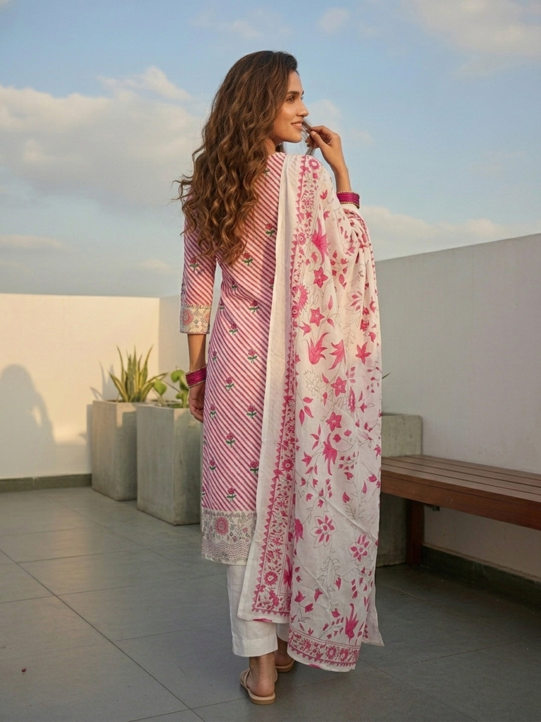 Leheriya Floral Printed Straight Kurta with Pant & Dupatta - Pink
