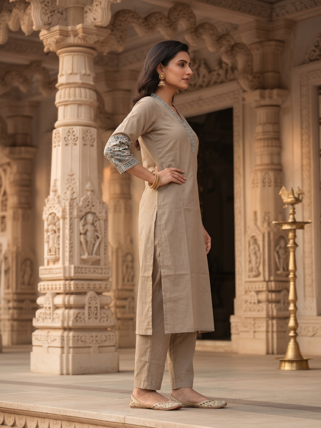 Grey muslin silk embroidered kurta and trouser set, product photo 3