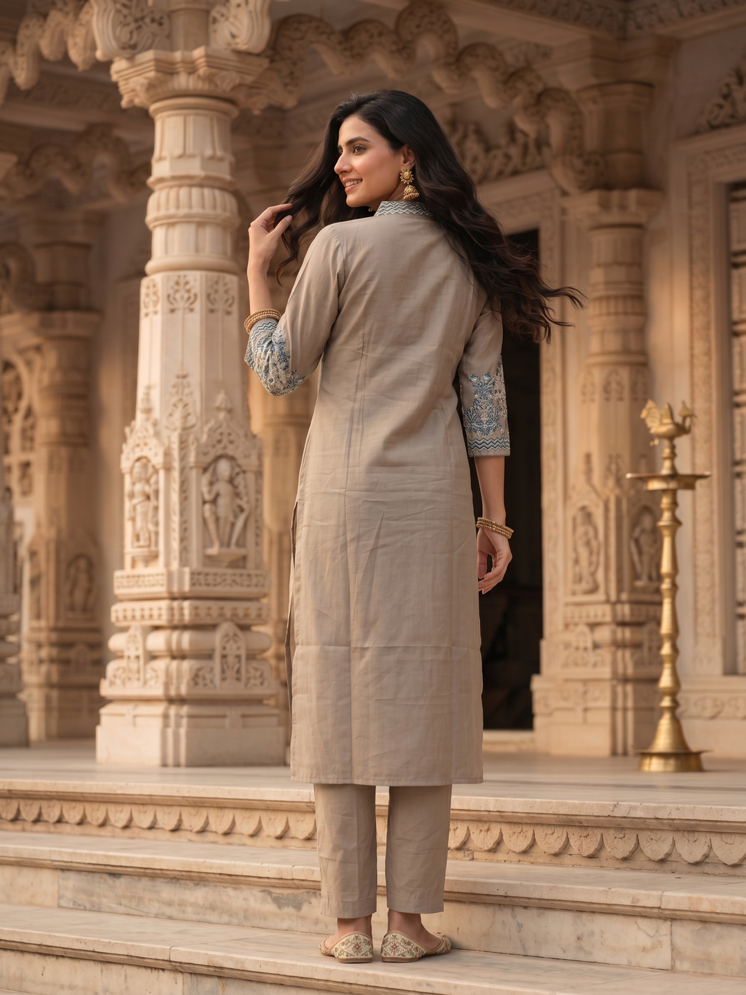 Grey muslin silk embroidered kurta and trouser set, product photo 5